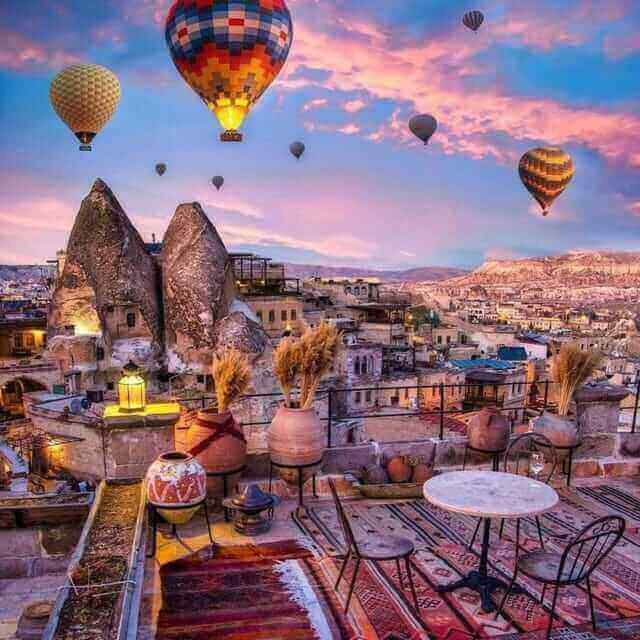Dreams Balloons & Caves Await